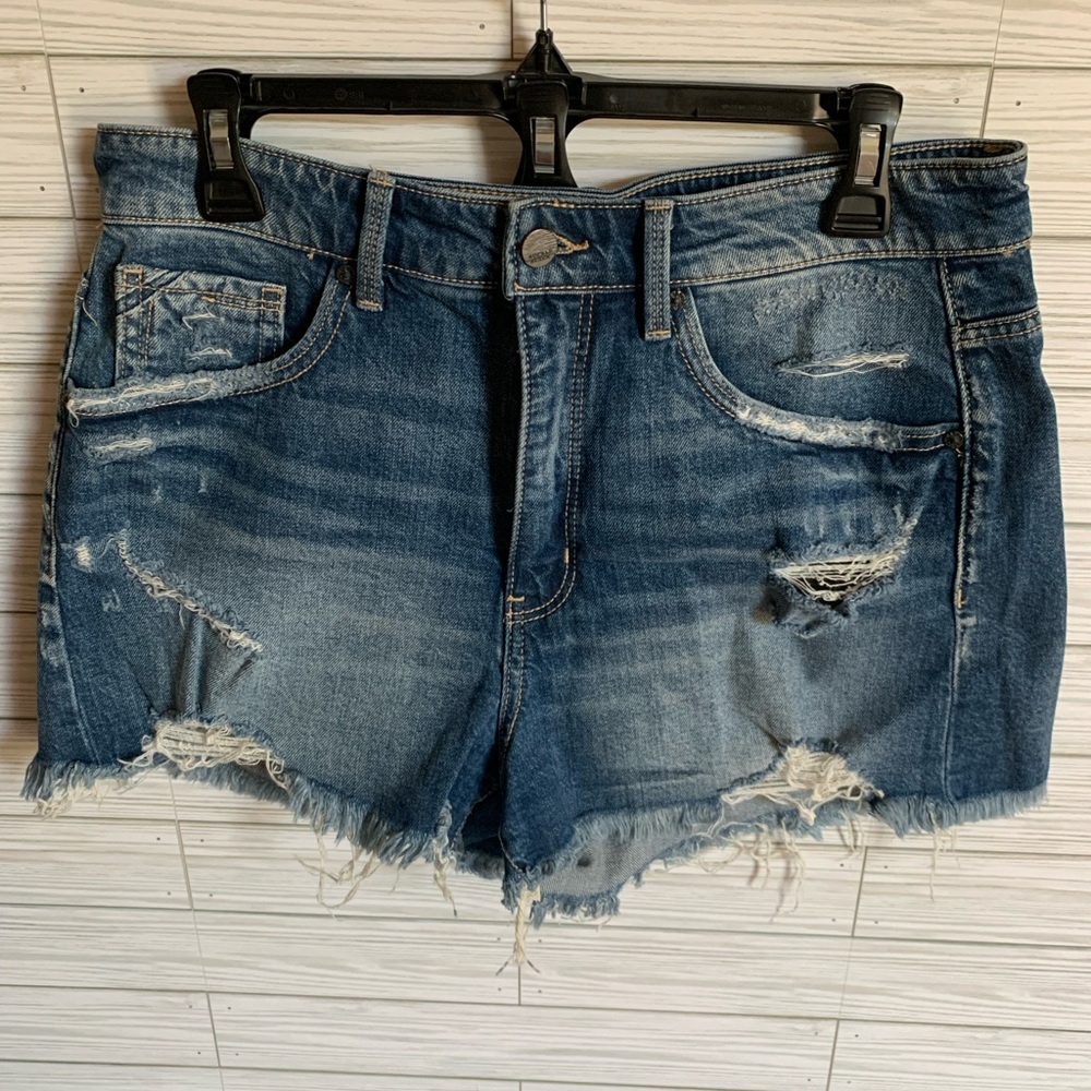BKE Distressed Blue Denim Women’s Shorts mom short like new